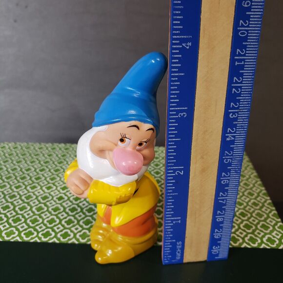 Vintage Disney Lot of 5 Snow White & the Seven Dwarfs Toy Figures 4" - Picture 6 of 8